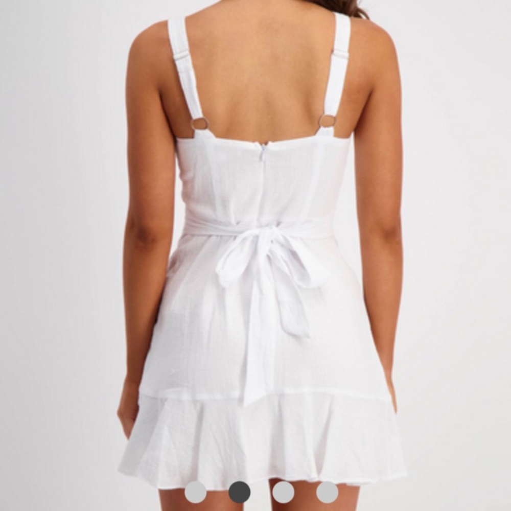 Mooloola Wrap tie dress size 6 white XS ruffle - Picture 2 of 4